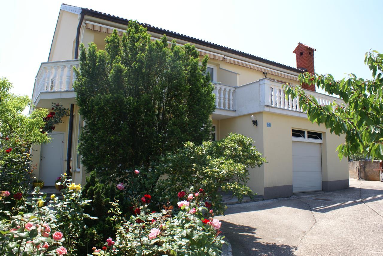 Apartments Nikola Krk Town Eksteriør billede