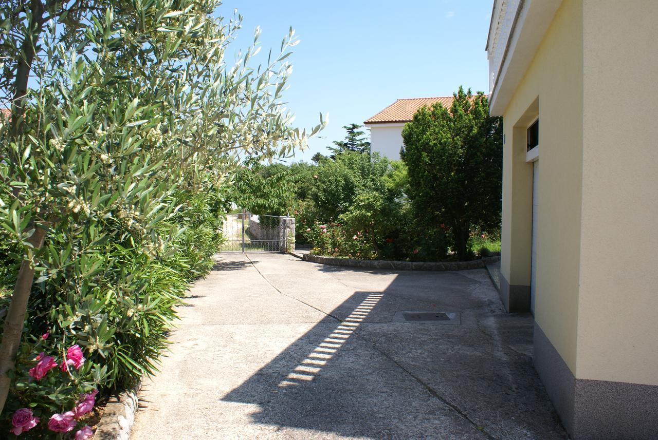 Apartments Nikola Krk Town Eksteriør billede
