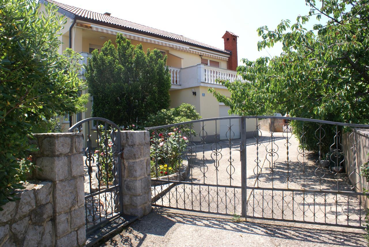 Apartments Nikola Krk Town Eksteriør billede